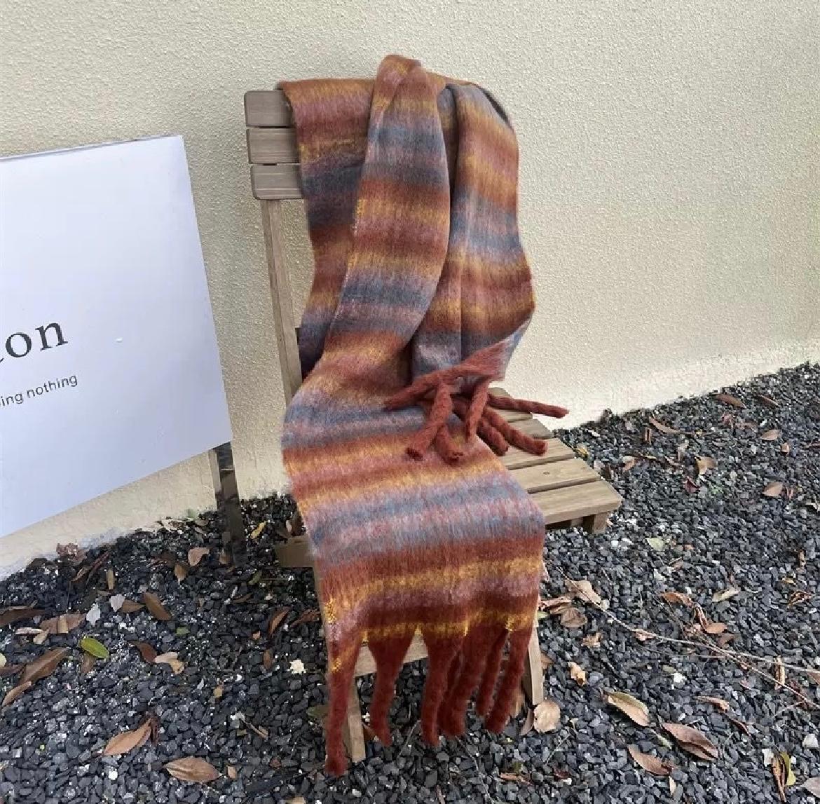 Écharpes multicolores pour l’hiver