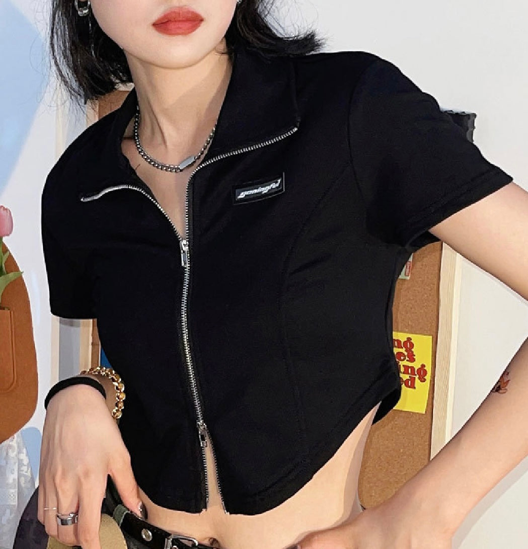 Top manche courte à zip et col à revers